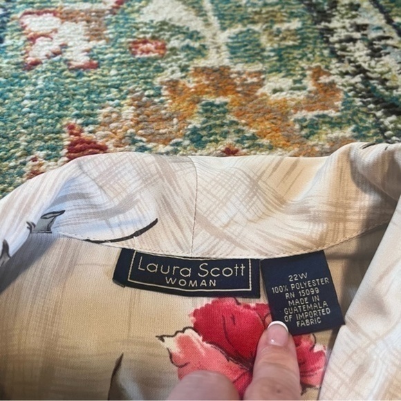 Vintage Laura Scott floral two piece button down shirt with matching skirt - Picture 8 of 10